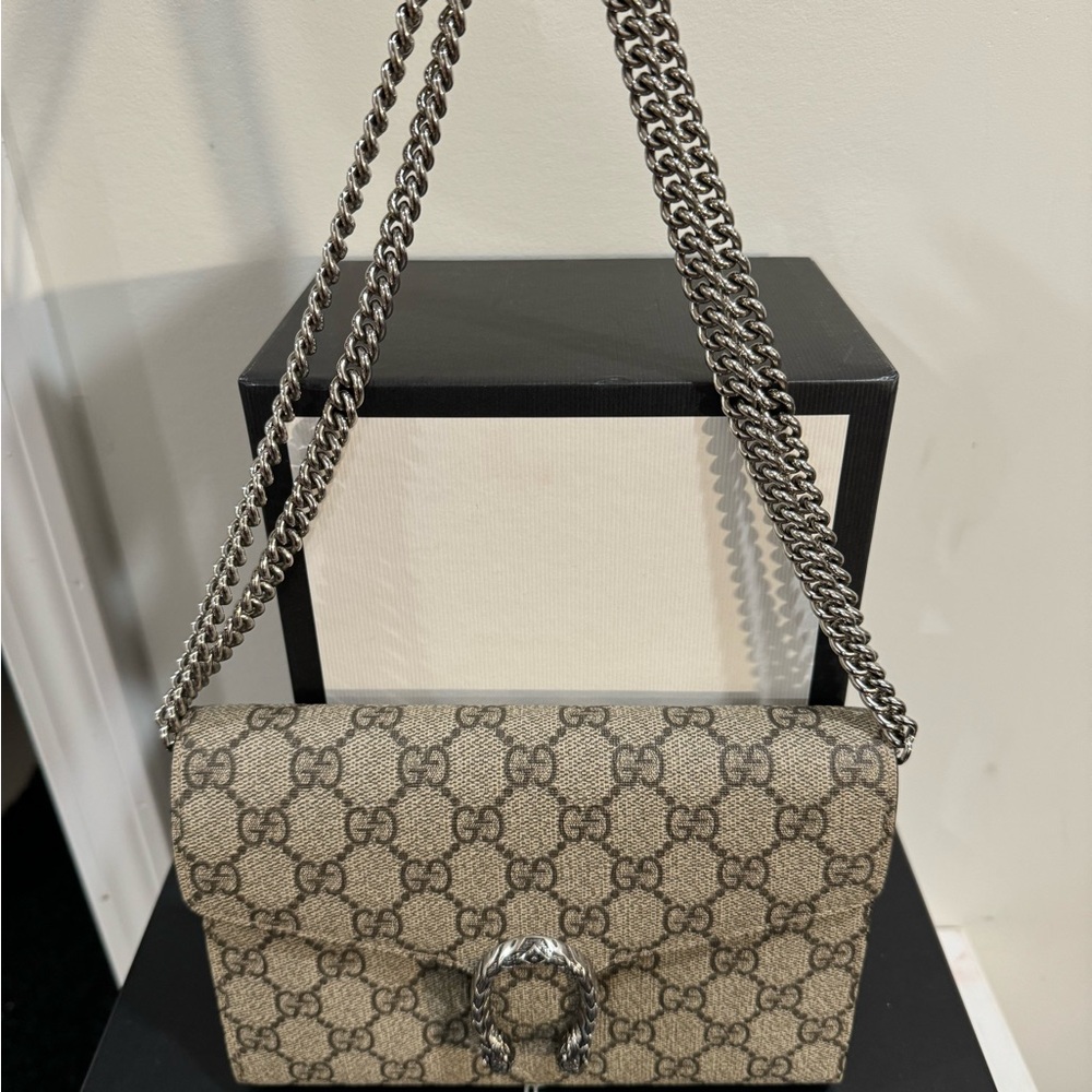 Gucci Dionysus GG Supreme Canvas Chain Shoulder Bag